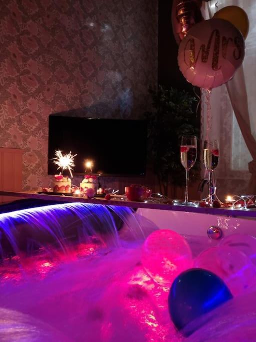 Royal Room Jacuzzi Haut De Gamme Centre Ville Mulhouse Exterior foto